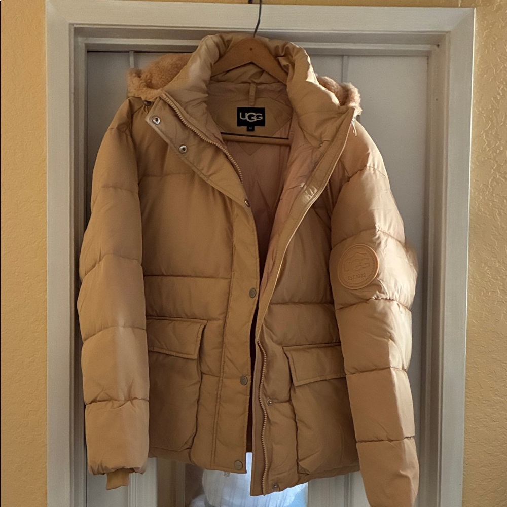 UGG Women's Beige KENNEDEY Puffer Oversized JACKET